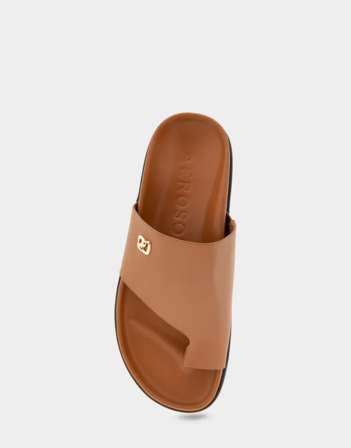 Aerosoles Comfortable Women039s Hooded Toe Ring Footbed Sandal In Tan Leather Tan Leather Women Clogs and Mules