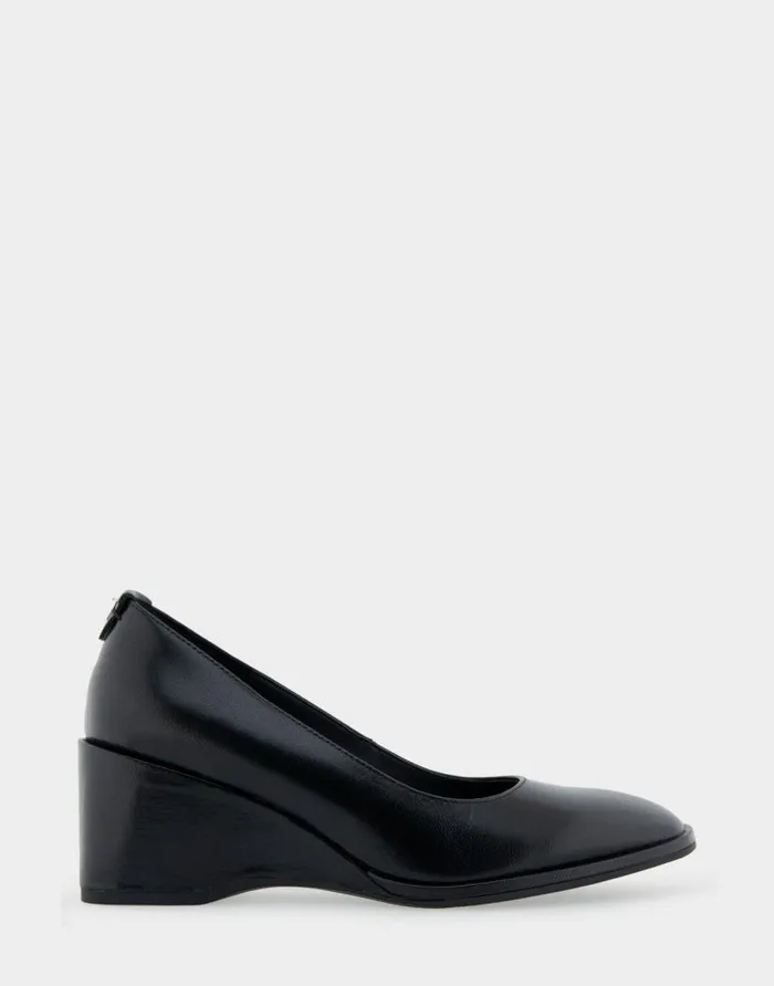 Aerosoles Comfortable Women039s Sculpted Wedge Pump In Black Leather Black Leather Women Clogs and Mules Aerosoles Comfortable Women039s Sculpted Wedge Pump In Black Leather Black Leather Women Clogs and Mules