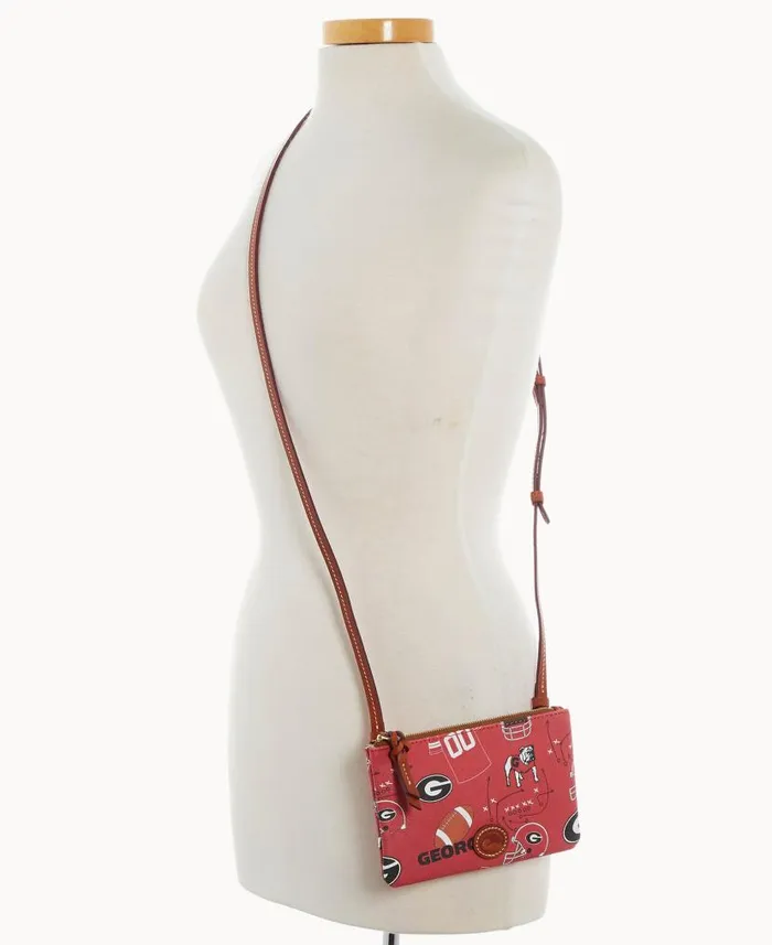 Collegiate University Of Georgia Top Zip Crossbody University Of Georgia Woman Dooney and Bourke Crossbodies Collegiate University Of Georgia Top Zip Crossbody University Of Georgia Woman Dooney and Bourke Crossbodies