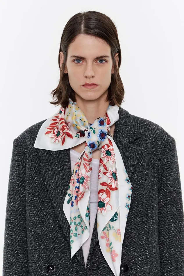 Floral Blurred Beige Background Scarf Beige Women Bimba Y Lola Scarves Floral Blurred Beige Background Scarf Beige Women Bimba Y Lola Scarves