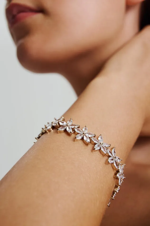 Jewelry Women Scanlan Theodore CRYSTAL FLOWER BRACELET Lightgoldcrystal