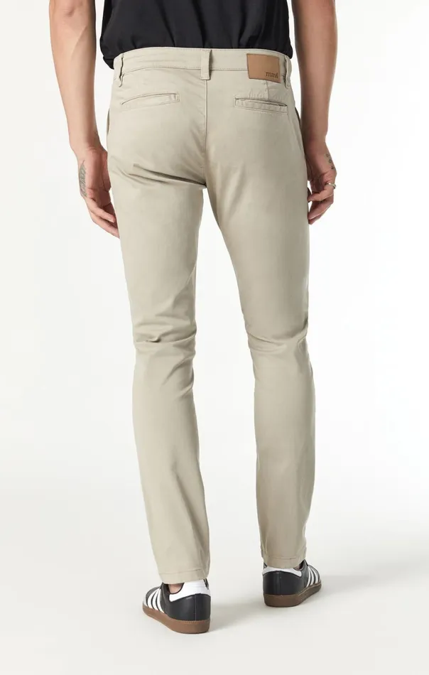Johnny Slim Leg Chino In Laurel Oak Twill Men Mavi Jeans Pants Johnny Slim Leg Chino In Laurel Oak Twill Men Mavi Jeans Pants