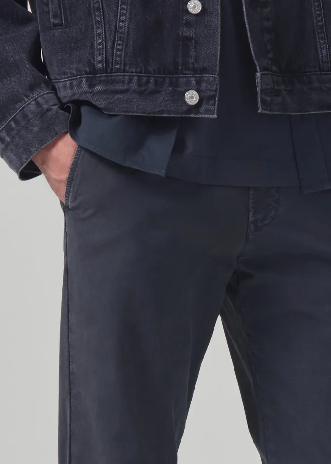 Men Pants Citizens Of Humanity Elijah Straight Parachute Chino In Peppercorn