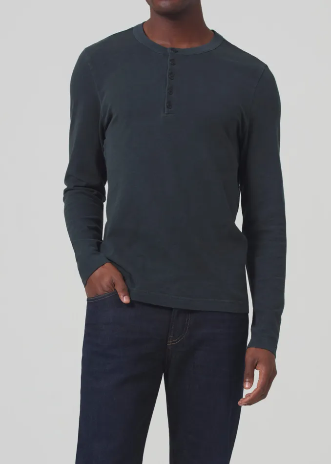 Men Shirts Citizens Of Humanity Classic Henley In Charred Cedar