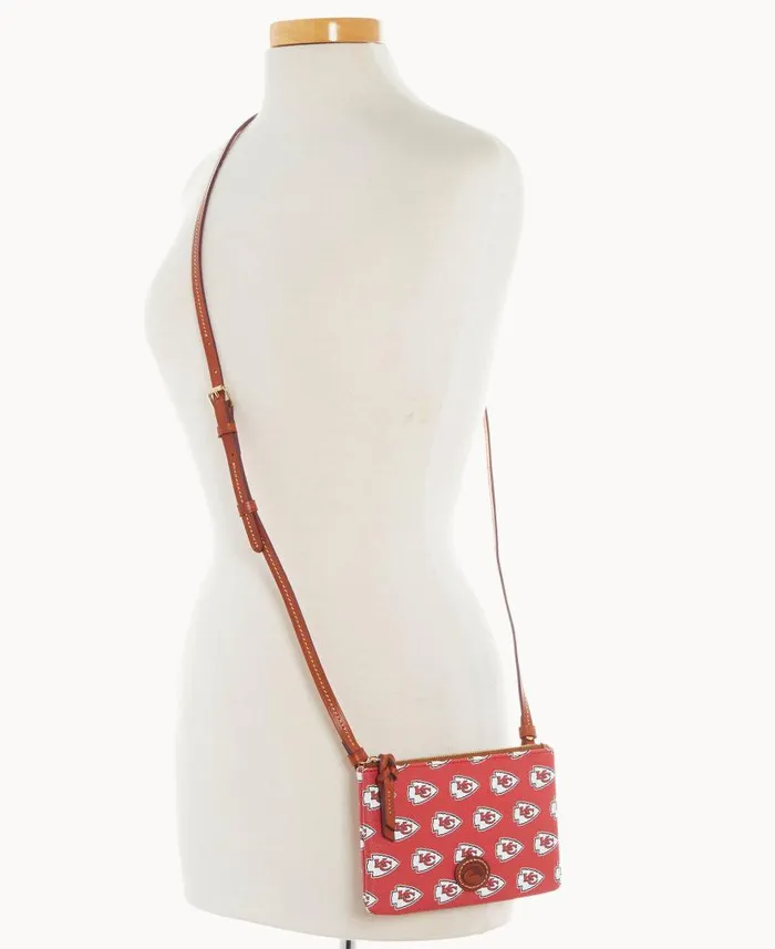 NFL Chiefs Top Zip Crossbody Chiefs Woman Dooney and Bourke Crossbodies NFL Chiefs Top Zip Crossbody Chiefs Woman Dooney and Bourke Crossbodies