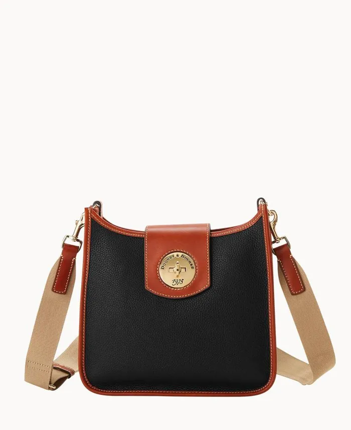Pebble Turnlock Messenger 28 Black Woman Dooney and Bourke Shoulder Bags