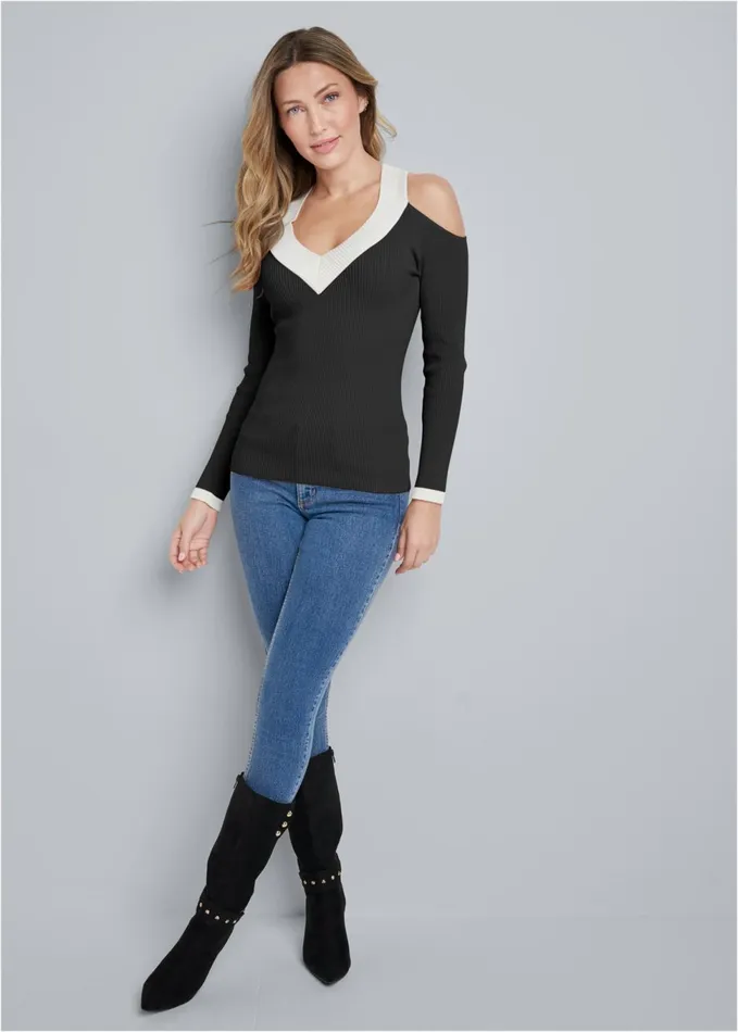 RIBBED COLD SHOULDER V NECK SWEATER Pink and White Women VENUS Pullover