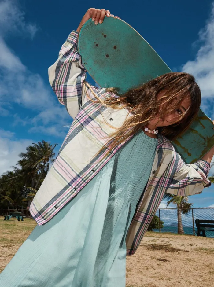 Roxy Tees and Tanks Girl039s 416 Something Beautiful Plaid Oversized Shirt Tapioca Right Plaid 8211 Women