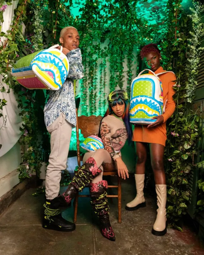 SPRAYGROUND MODUS OPERANDI CHAMELEON DUFFLE Bags