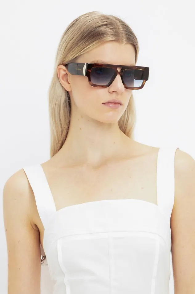 Sunglasses Women Victoria Beckham V Plaque Frame Sunglasses In Dark Brown Horn Sunglasses Women Victoria Beckham V Plaque Frame Sunglasses In Dark Brown Horn