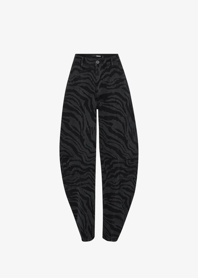 The Frankie Shop Bottoms Rotate Zebra Twill Cargo Pants 8211 Black Washed 8211 Women