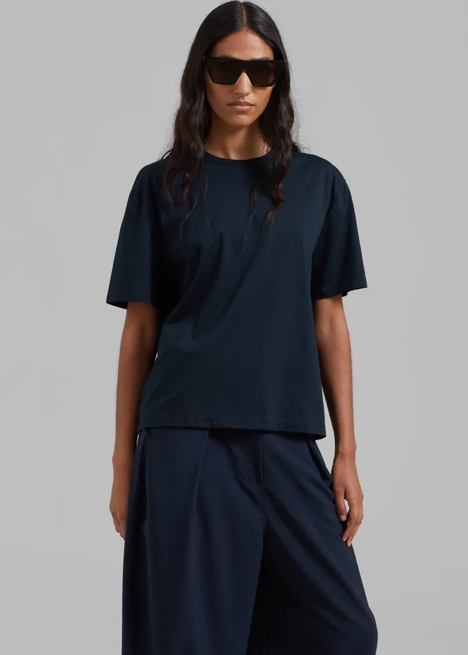 The Frankie Shop Tops Connell Boxy Tee 8211 Navy 8211 Women