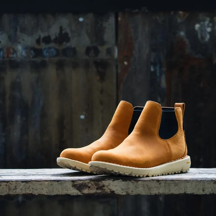 Tramline Chelsea 917 GTX Roasted Pecan Women Danner Boots