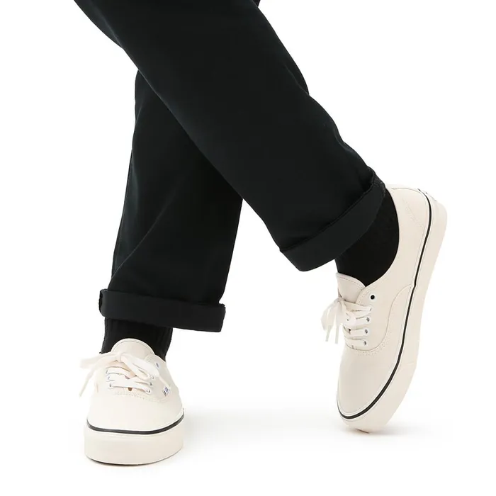 Vans Classics Women Anaheim Factory Authentic 44 DX Shoes White