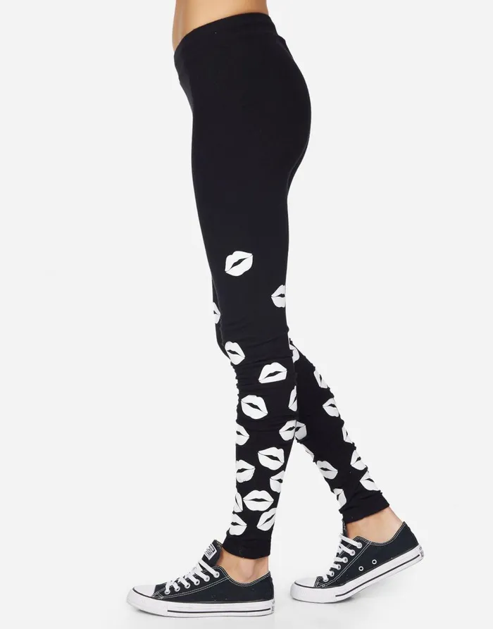 Women039s Shae White Foil Scattered Lips Black Lauren Moshi Leggings