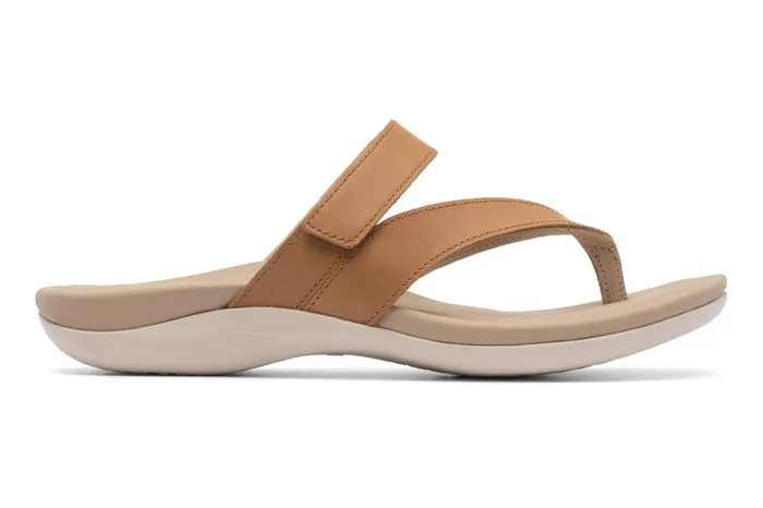 Women ABEO Footwear Sandals Oasis Thong Sandal Almond