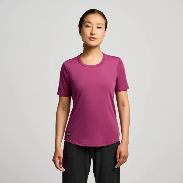 Women Triumph Short Sleeve Plum Saucony Tops